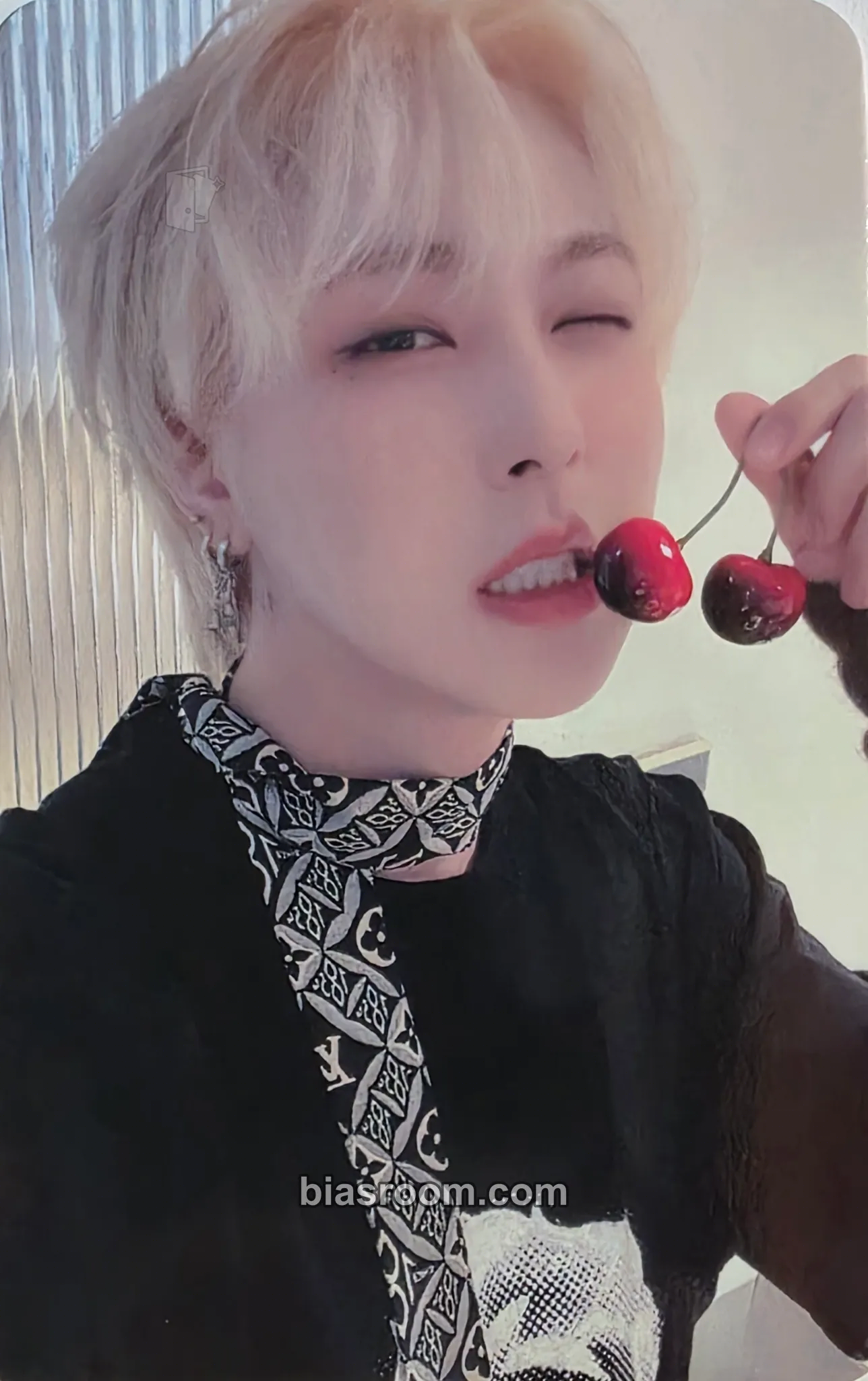 Giuk Planet Nine: Isotropy Photocard - ONEWE - ONEWE K-pop photocard