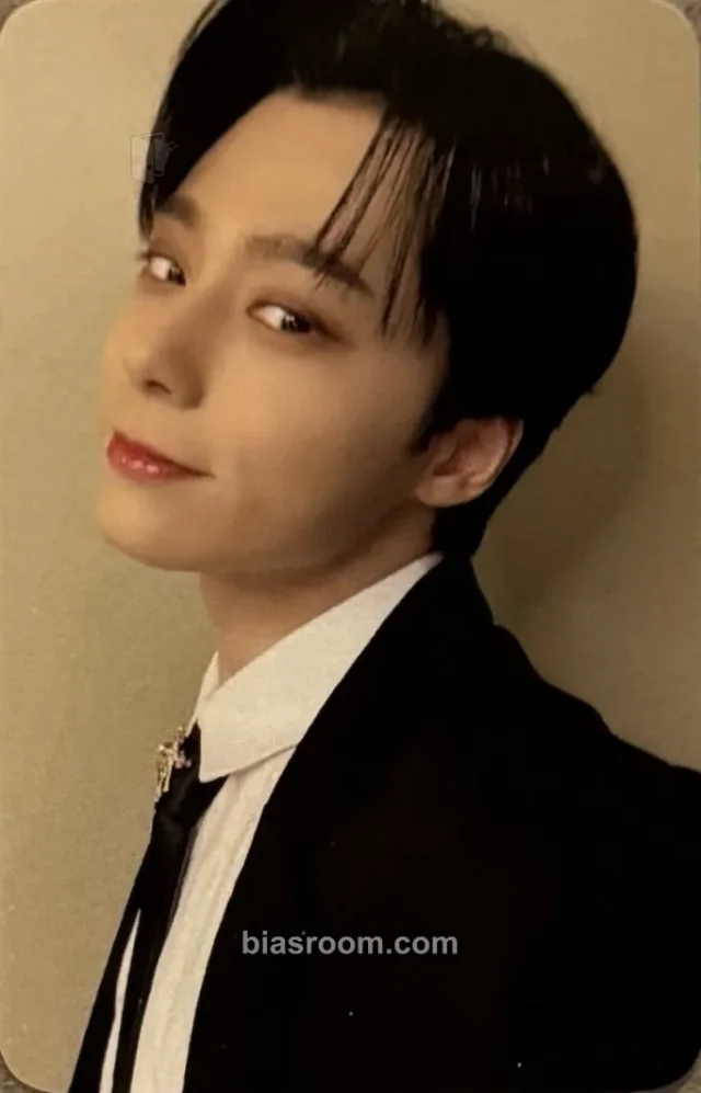 ONEUS - Hwanwoong - BLOOD MOON Album everline round 11 lucky draw (LD)