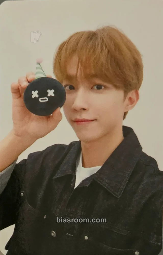 N.Flying - Dongsung - 10th Anniversary Pop-Up Store 'Everlasting' Event merch photocard purchase benefit pop-up
