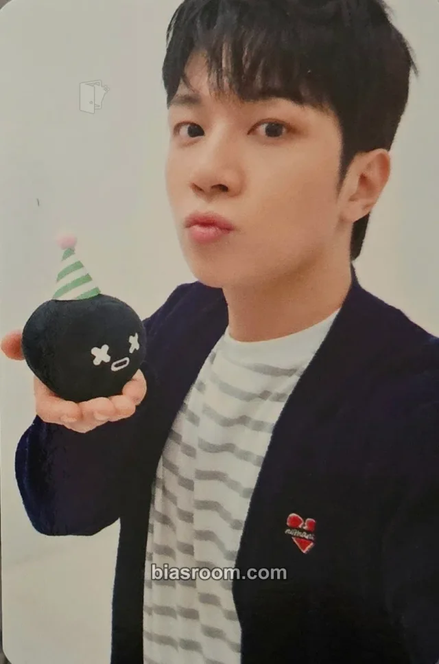 N.Flying - Hweseung - 10th Anniversary Pop-Up Store 'Everlasting' Event merch photocard purchase benefit pop-up