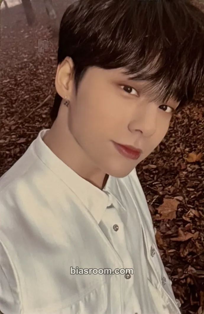 Hwanwoong Blood Moon Online/Offline Concert Photocard - ONEUS - ONEUS K-pop photocard