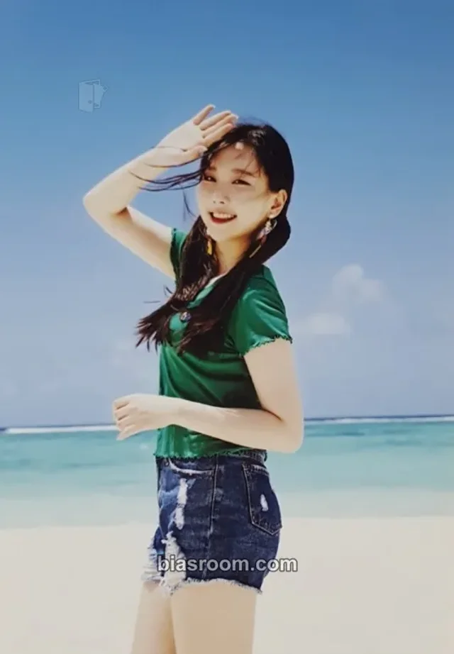 MOMOLAND - Nayun - Bboom Bboom Album purchase benefit photo print