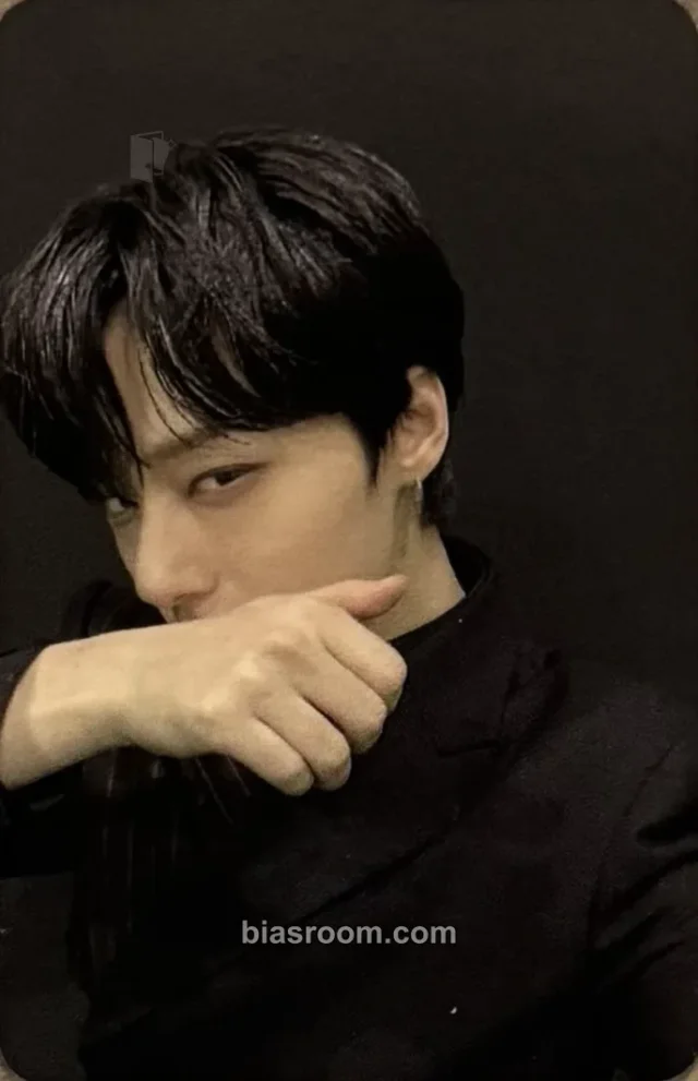 ONEUS - Hwanwoong - BLOOD MOON Album fancafe event vampire version streaming event rbw winner benefit