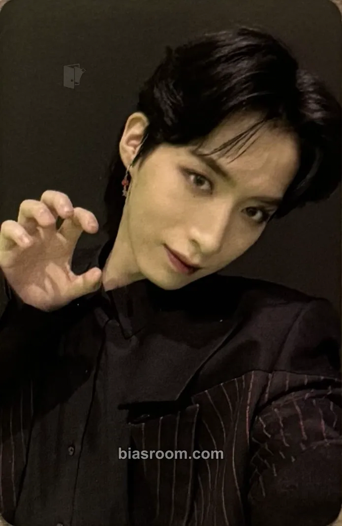 Xion BLOOD MOON Photocard - ONEUS - ONEUS K-pop photocard