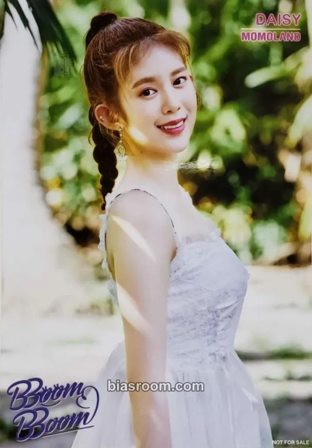 MOMOLAND - Daisy - Bboom Bboom Album photo print hi touch event
