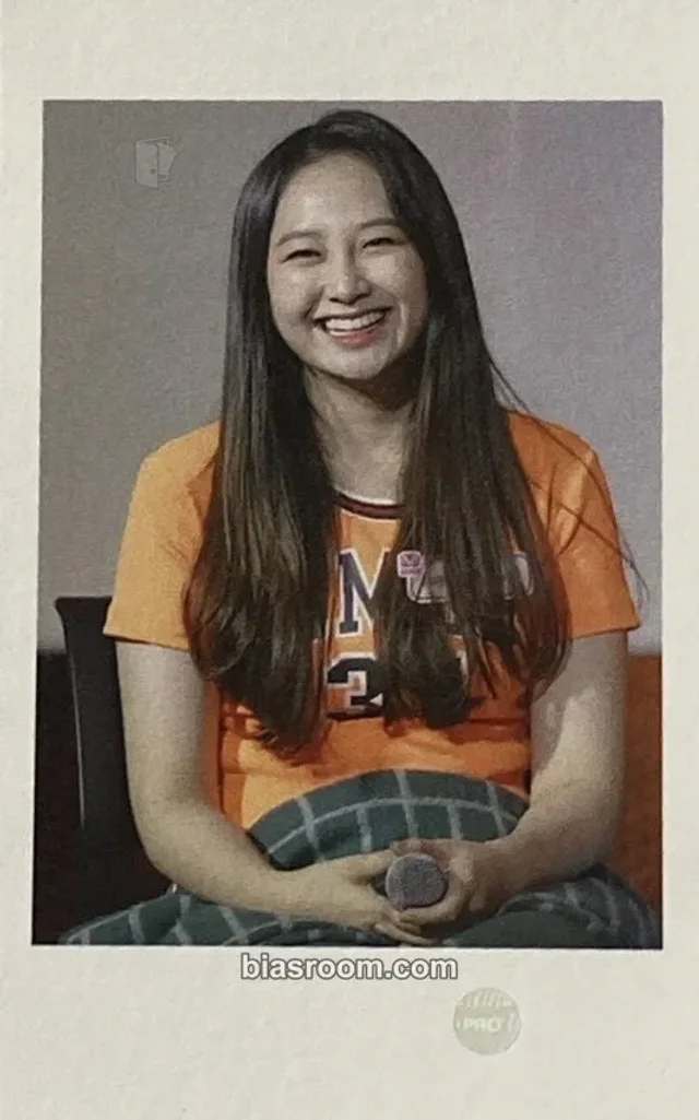 MOMOLAND - Taeha - Fun to the World Album mwave polaroid
