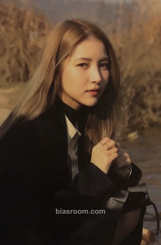 GFRIEND - Sowon - 回: LABYRINTH Album weverse global shop (wvg) pob (pre-order benefit)