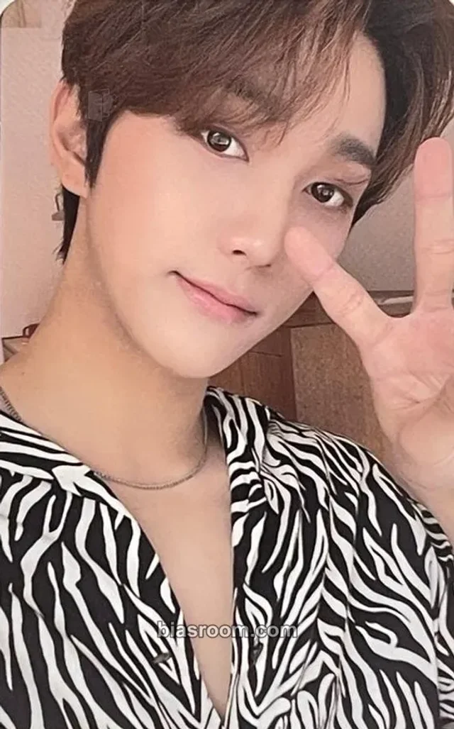 Golden Child - Joo Chan - Game Changer Album album photocard normal version