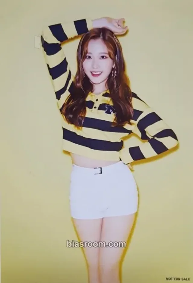 MOMOLAND - Nayun - BAAM Album photo print first press only album inclusion