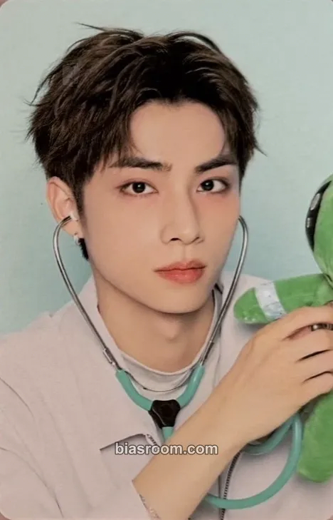 Xiaojun 2025 Season's Greeting Photocard - WayV - WayV K-pop photocard