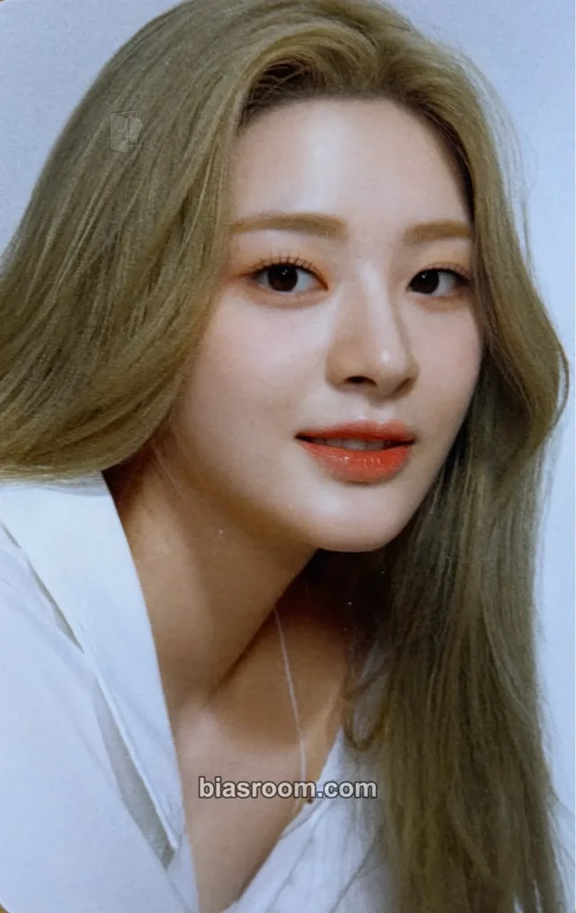 STAYC - Seeun - STAYC X LensMe Other merch photocard brand collaboration round 1