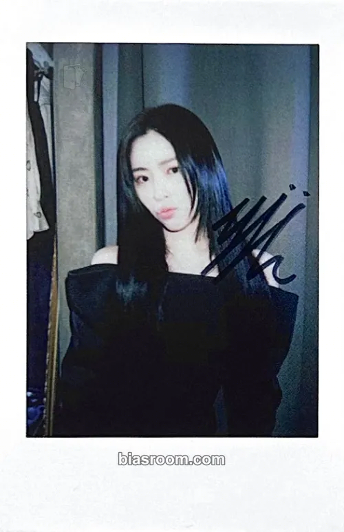 Ryujin RYUJIN X WAVES China Photocard - ITZY - ITZY K-pop photocard