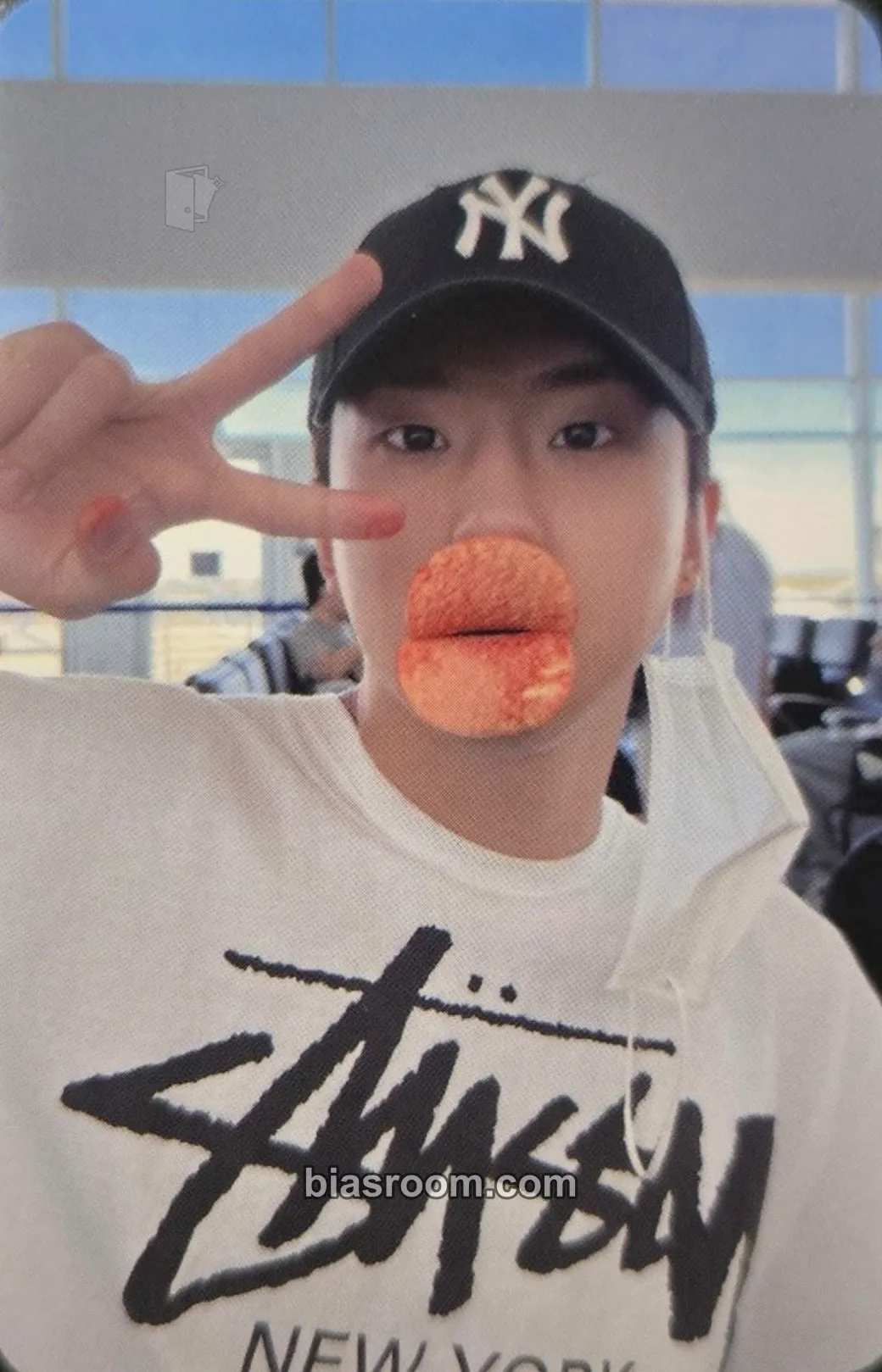 Minseok HIGH&LOW DONUTS Debut Promotion Busking Photocard - NEWBEAT - NEWBEAT K-pop photocard