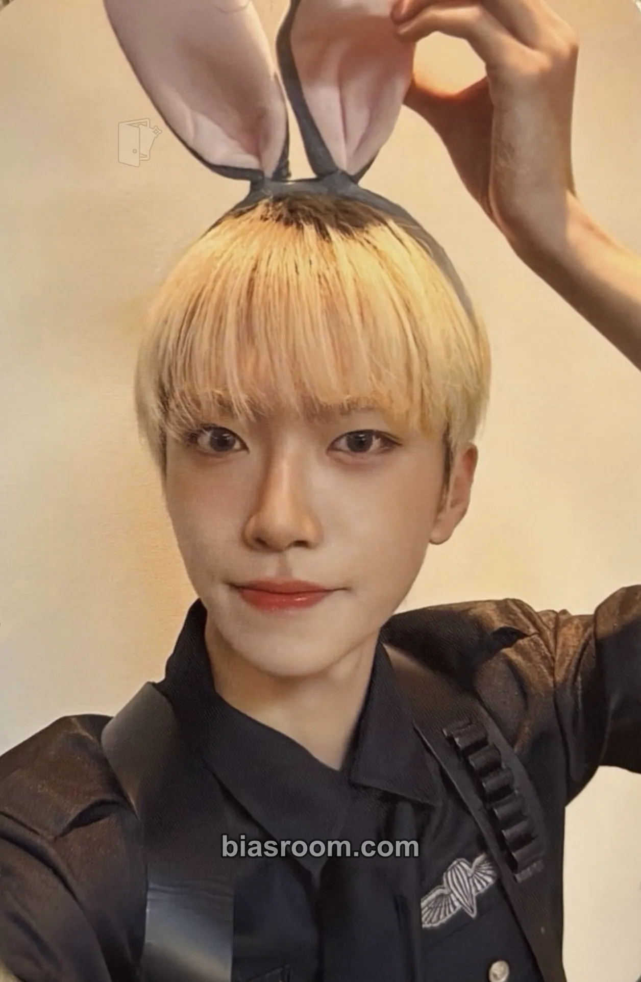 Yunhu Louder Than Ever Photocard - NEWBEAT - NEWBEAT K-pop photocard