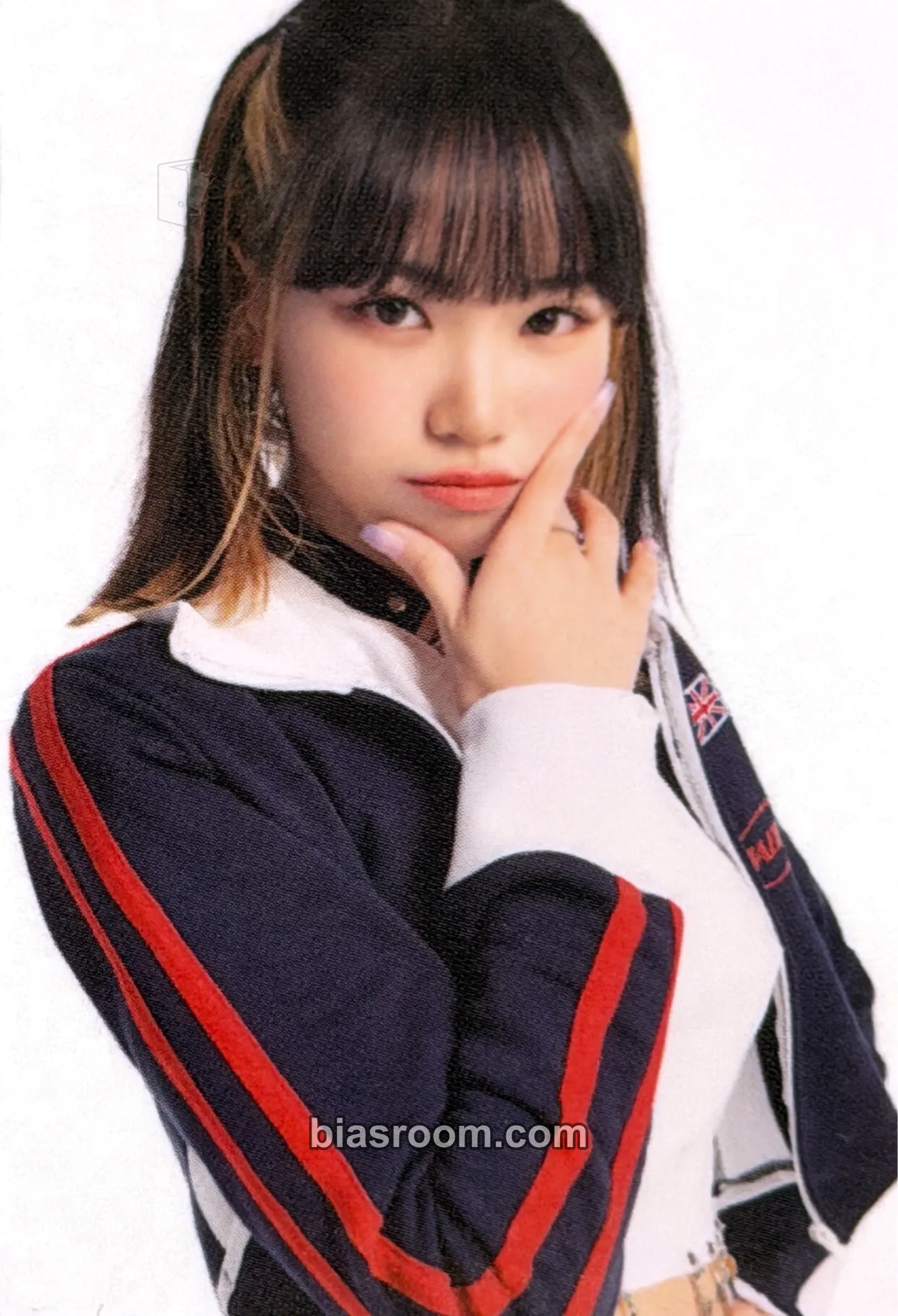 Kim Chaewon 'Fearnada' 2023 S/S Photocard - LE SSERAFIM - LE SSERAFIM K-pop photocard