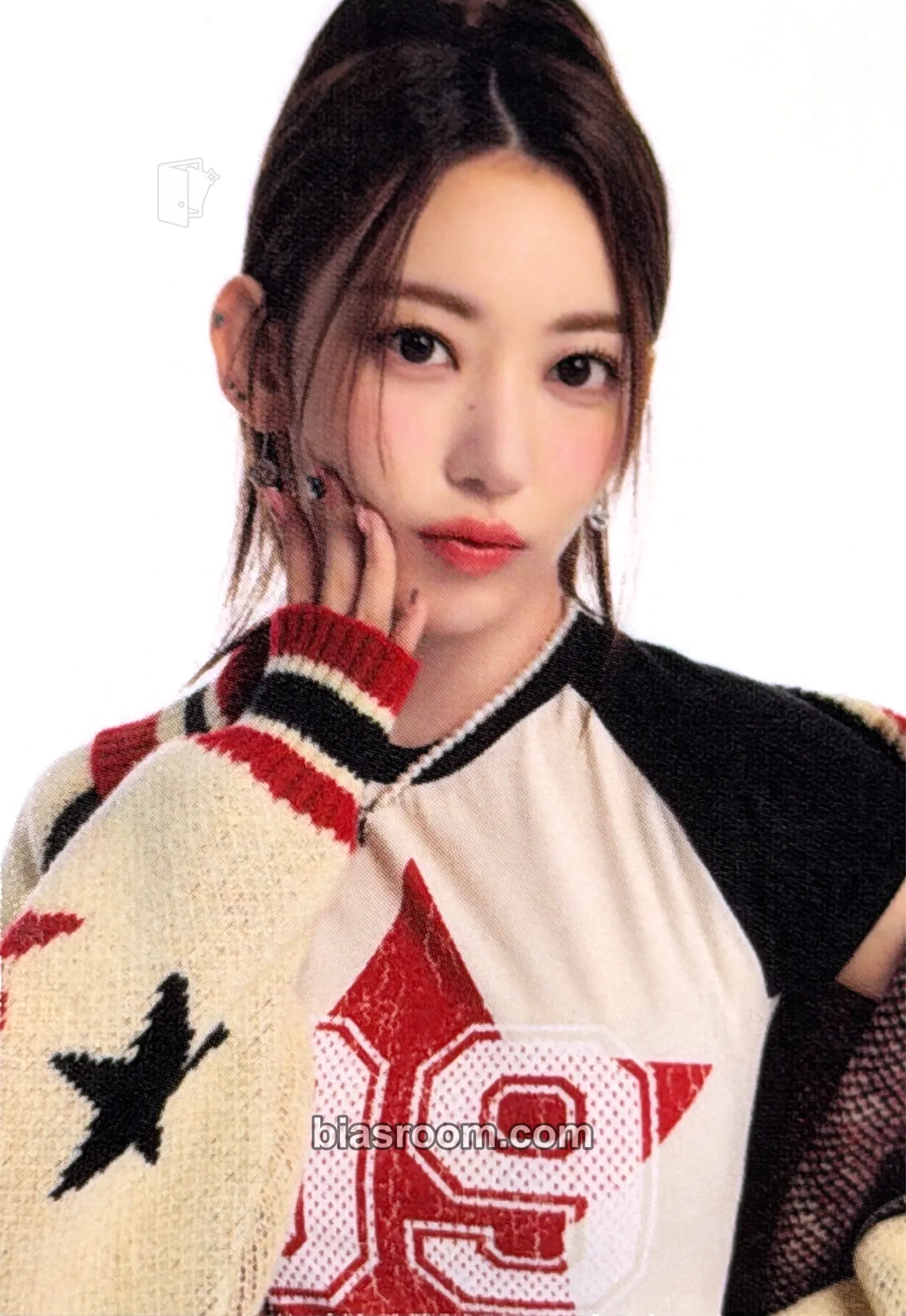 Sakura 'Fearnada' 2023 S/S Photocard - LE SSERAFIM - LE SSERAFIM K-pop photocard