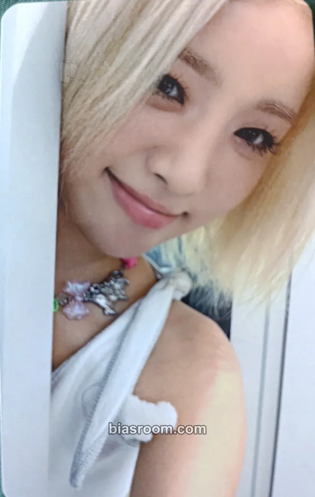 Young Posse - Sunhye - Young Posse "Ate That" InterAsia Fansing Event Event pob (pre-order benefit) interasia selfie