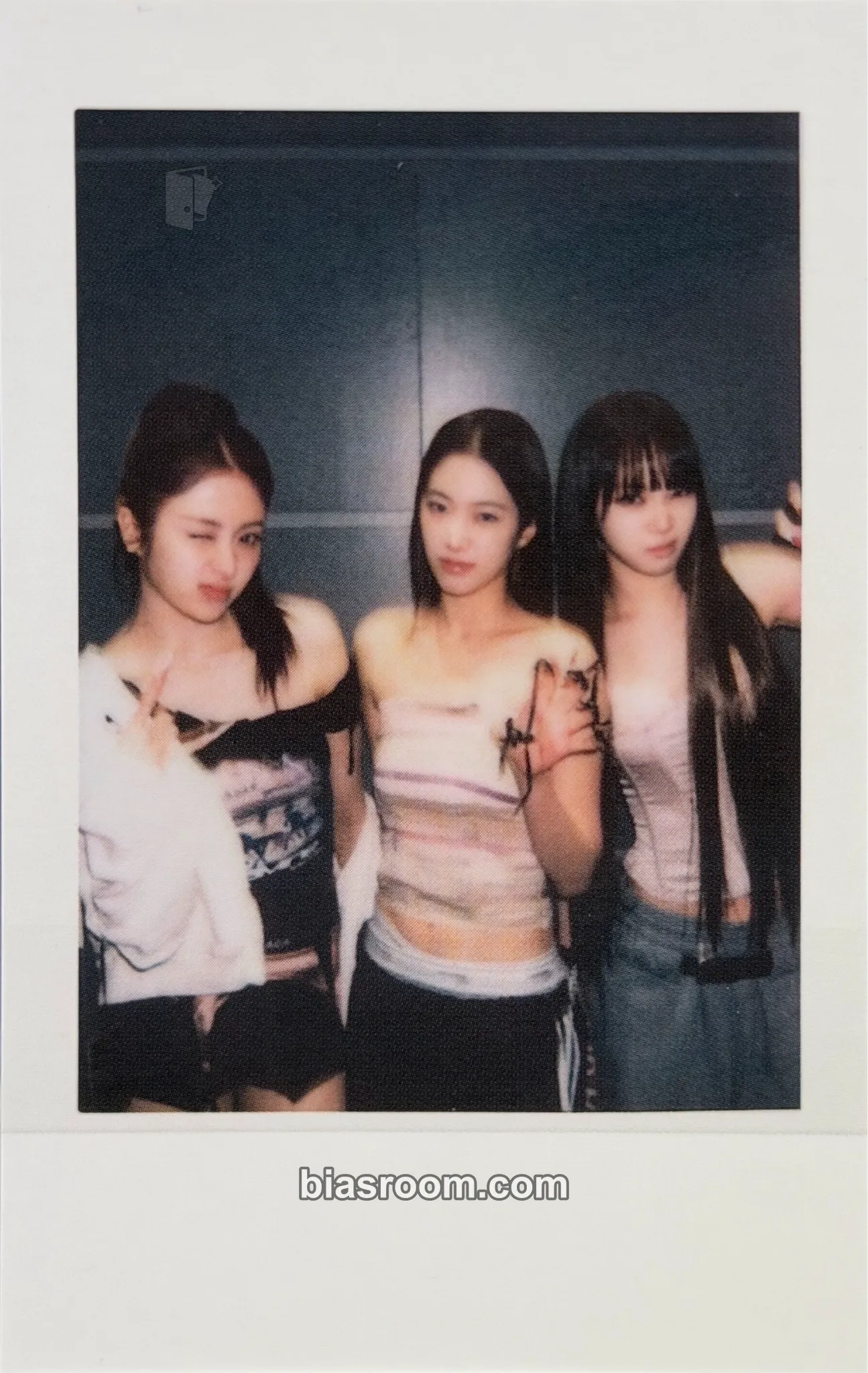 PUREFLOW pt.1 Photocard - LE SSERAFIM - LE SSERAFIM K-pop photocard