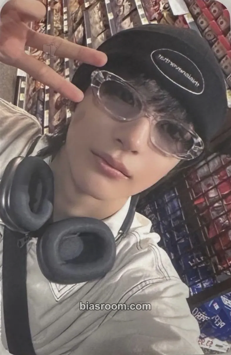 Anton Get A Guitar Photocard - RIIZE - RIIZE K-pop photocard