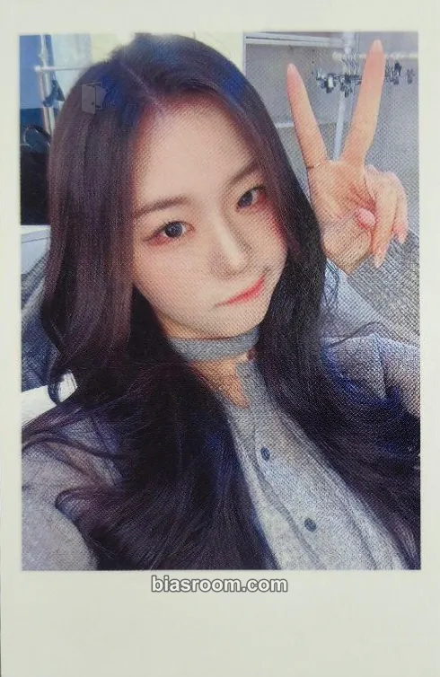 Chaeyeon Beyond Beauty Photocard - tripleS - tripleS K-pop photocard