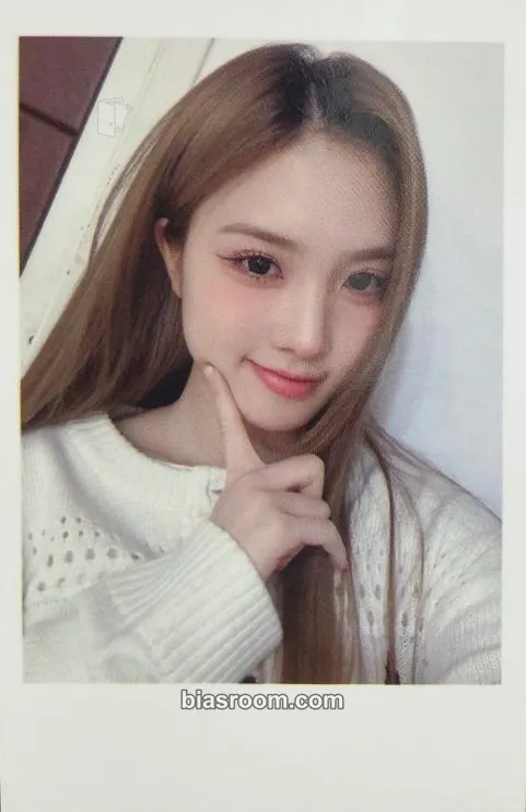 Sullin Beyond Beauty Photocard - tripleS - tripleS K-pop photocard