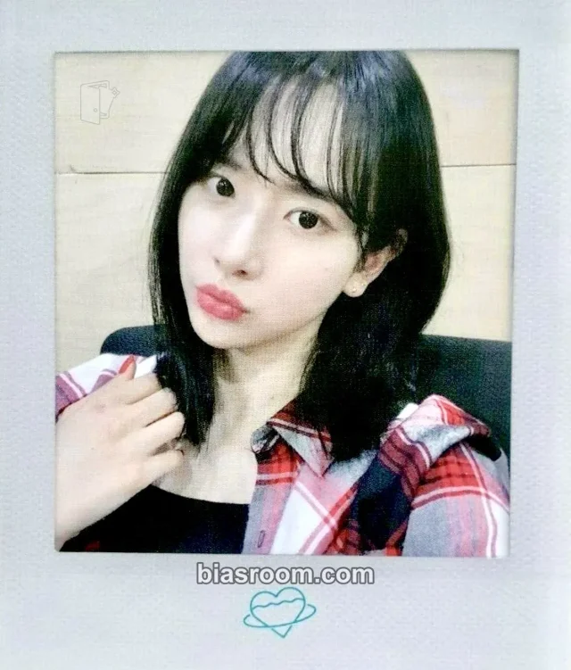 WJSN - Seola - For The Summer Album album inclusion polaroid