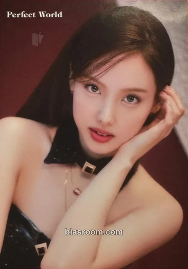 Nayeon Perfect World Photocard - TWICE - TWICE K-pop photocard