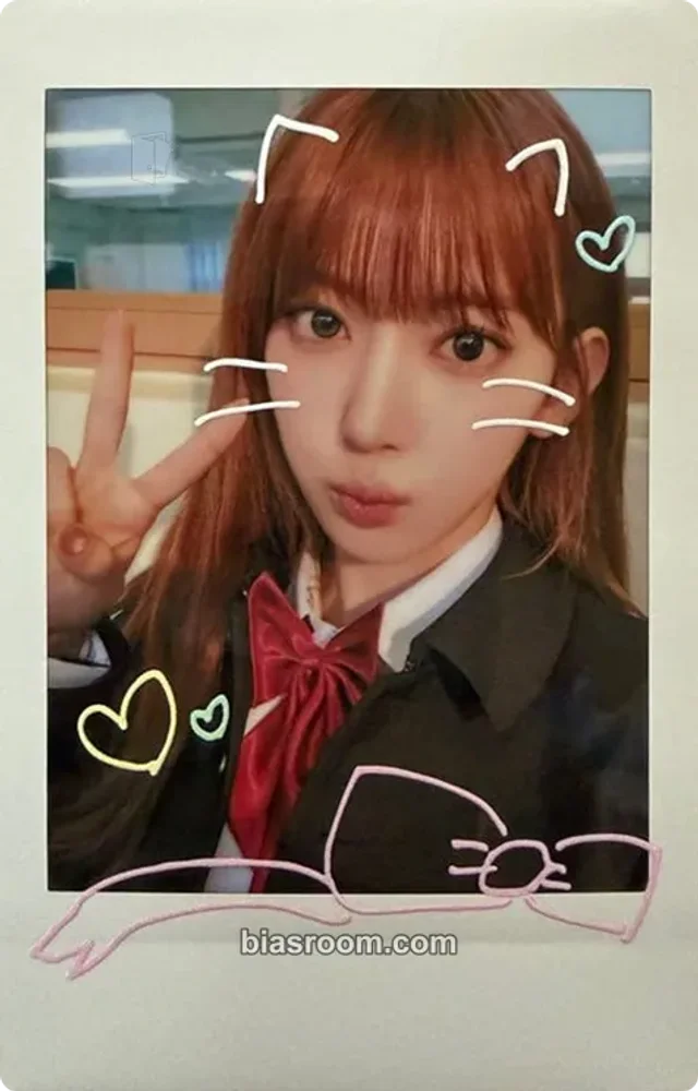 LE SSERAFIM - Sakura - Japan Original Merchandise 'School Days' Other polaroid merch inclusion japan special version doodle version