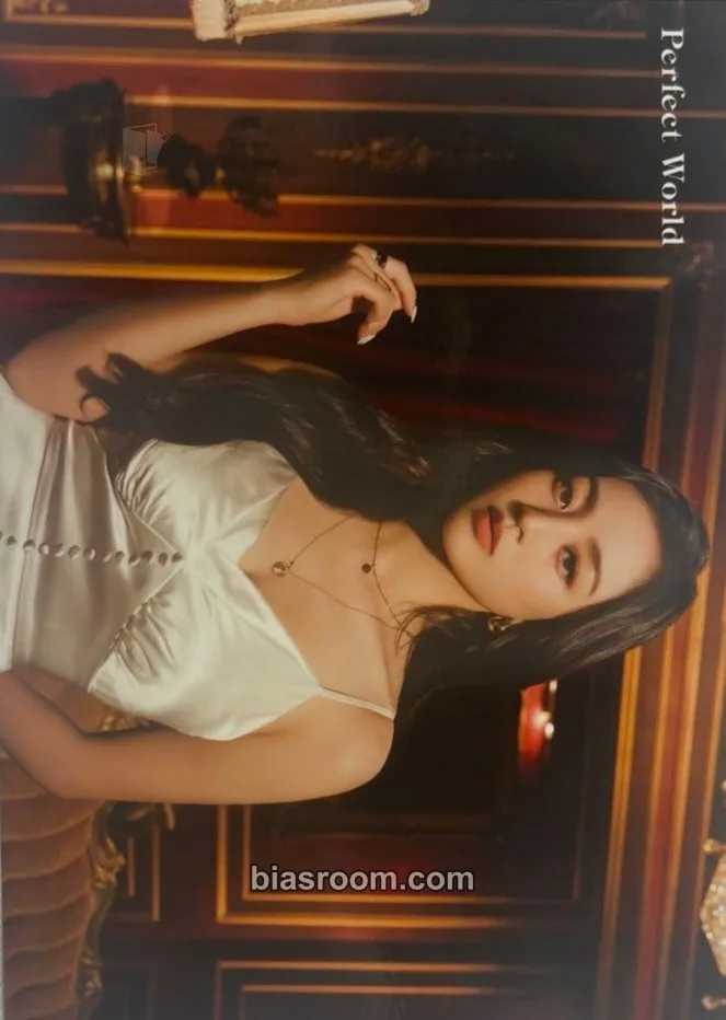 Jihyo Perfect World Photocard - TWICE - TWICE K-pop photocard