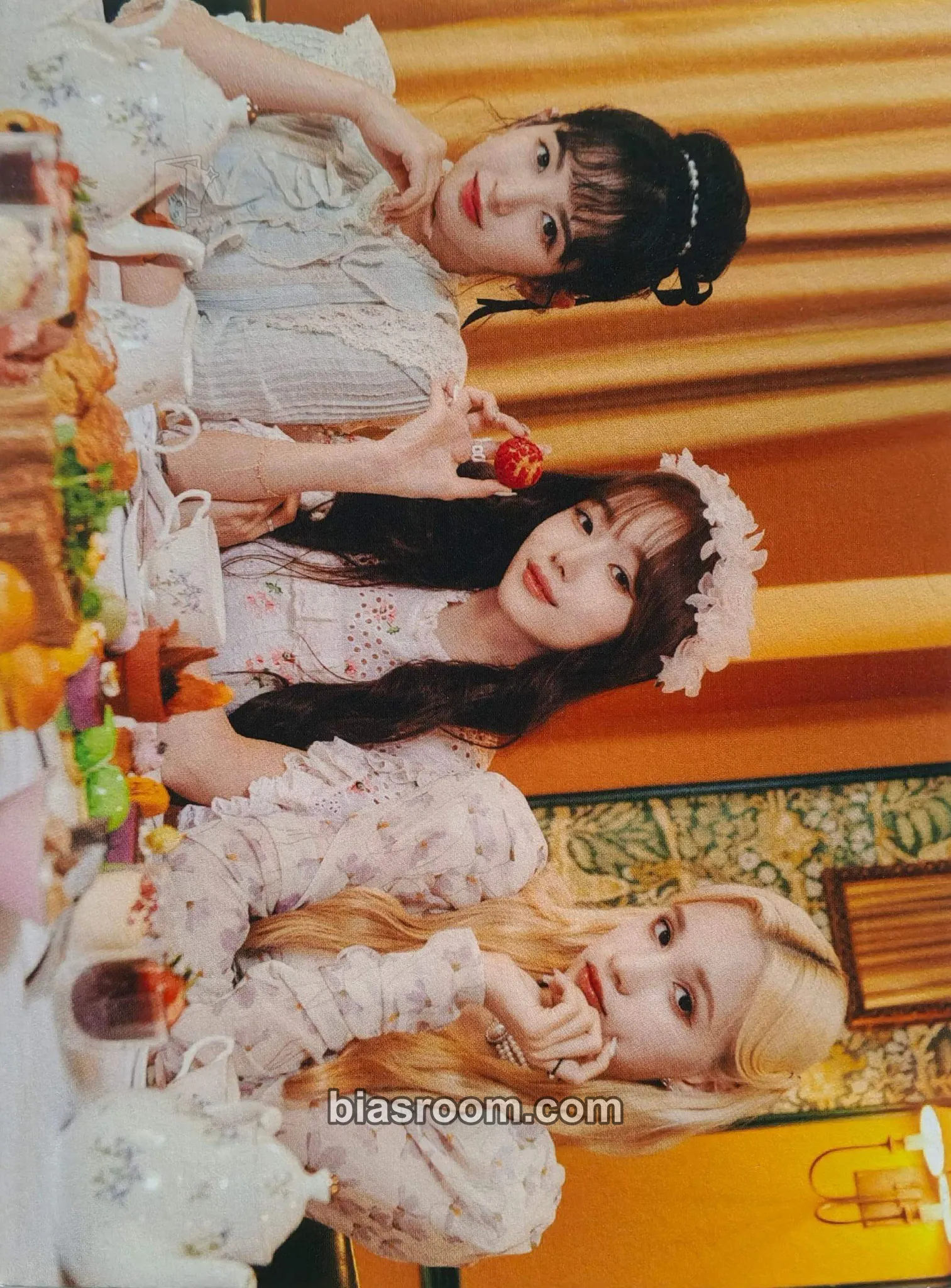 Dazzling Girls in London: Photobook Photocard - Kep1er - Kep1er K-pop photocard