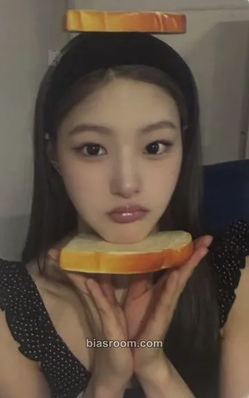 Haneul Who Is She Photocard - KISS OF LIFE - KISS OF LIFE K-pop photocard