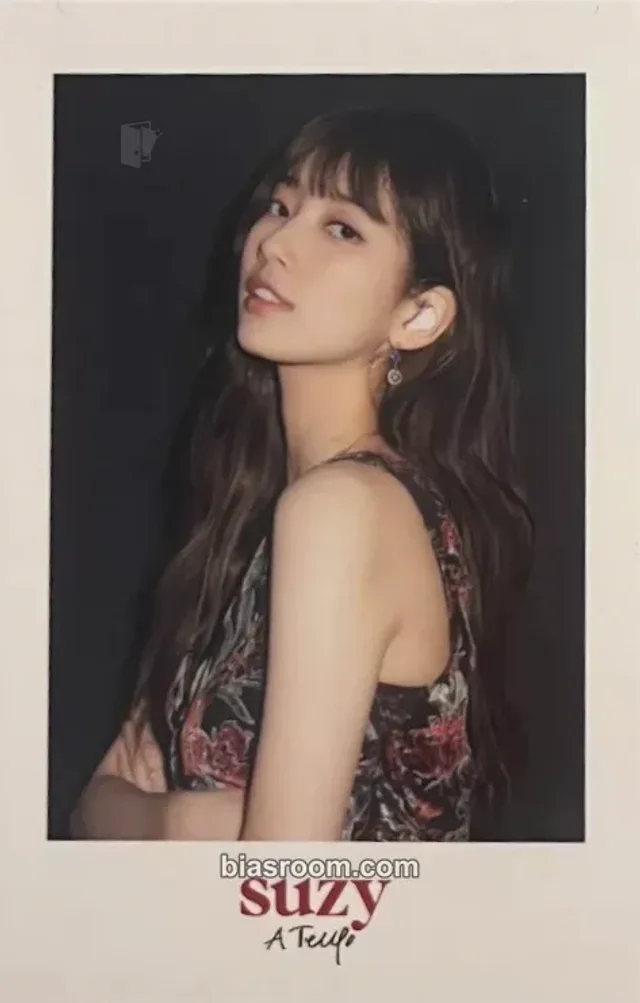 Suzy - Suzy - 10th Fancert Photobook [A Tempo] Other photobook inclusion polaroid