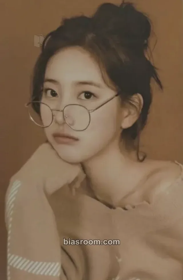Suzy - Suzy - Seasons Greetings 2019 Other photocard set