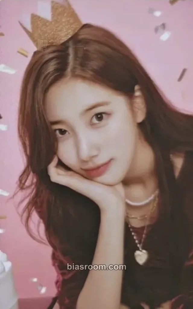 Suzy - Suzy - Seasons Greetings 2019 Other photocard set