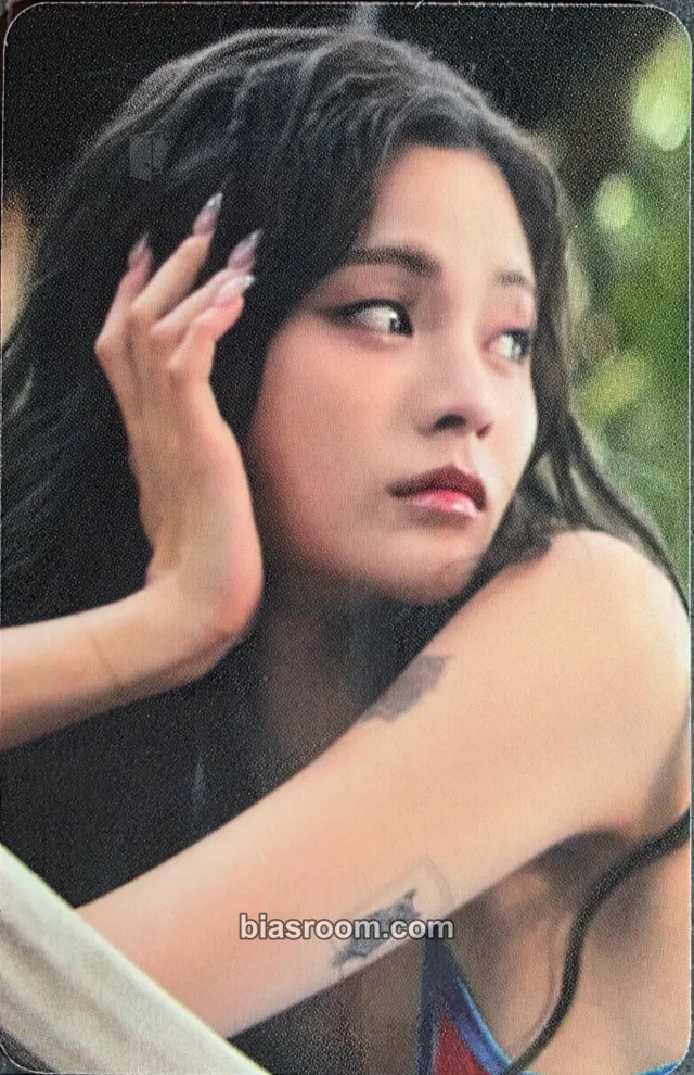 I.MET.U - Kelly - VELVET TRIGGER Album album photocard concept version platform random photocard