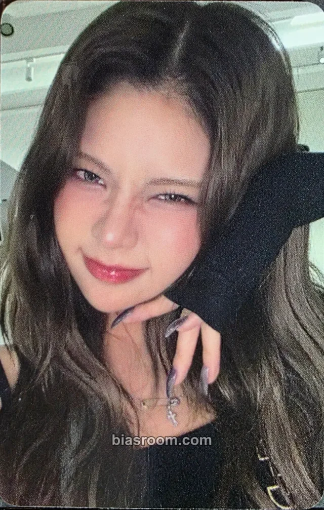 I.MET.U - Kelly - VELVET TRIGGER Album album photocard platform selfie special card
