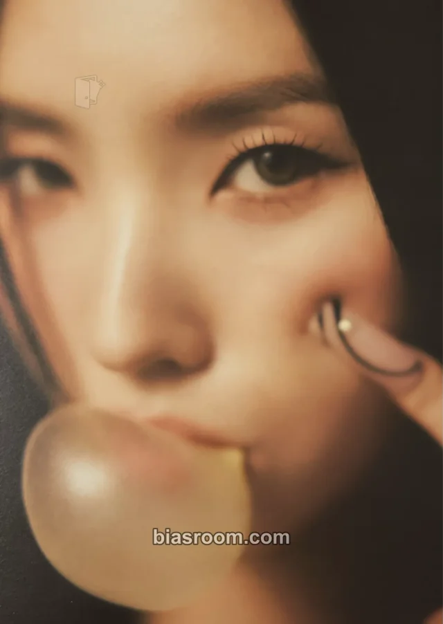 i-dle - Soyeon - HEAT Album album inclusion mini poster