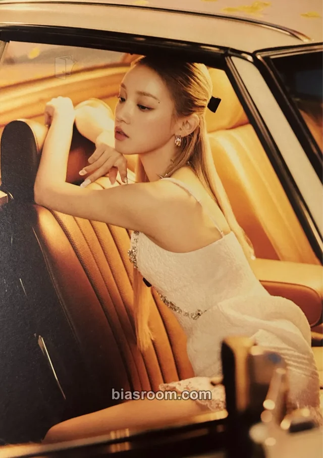i-dle - Yuqi - HEAT Album album inclusion mini poster