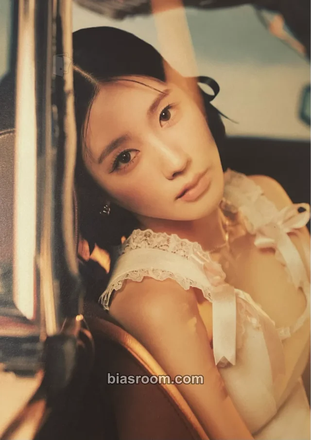 i-dle - Miyeon - HEAT Album album inclusion mini poster