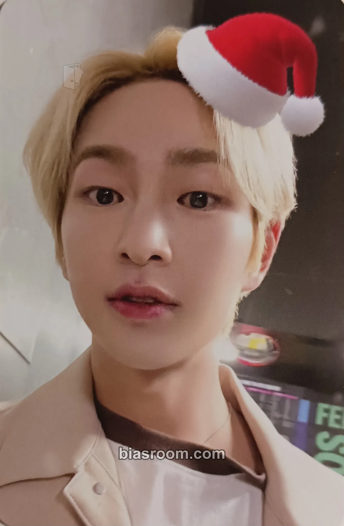 Onew Pink Christmas Photocard - SHINee - SHINee K-pop photocard