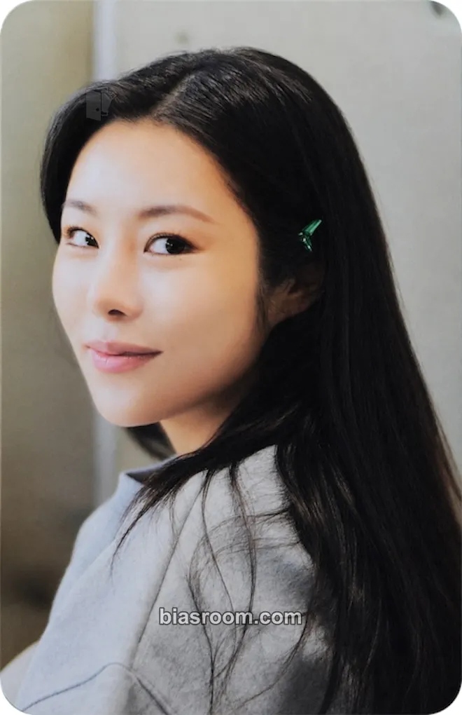 Wheein Redd Photocard - MAMAMOO - MAMAMOO K-pop photocard