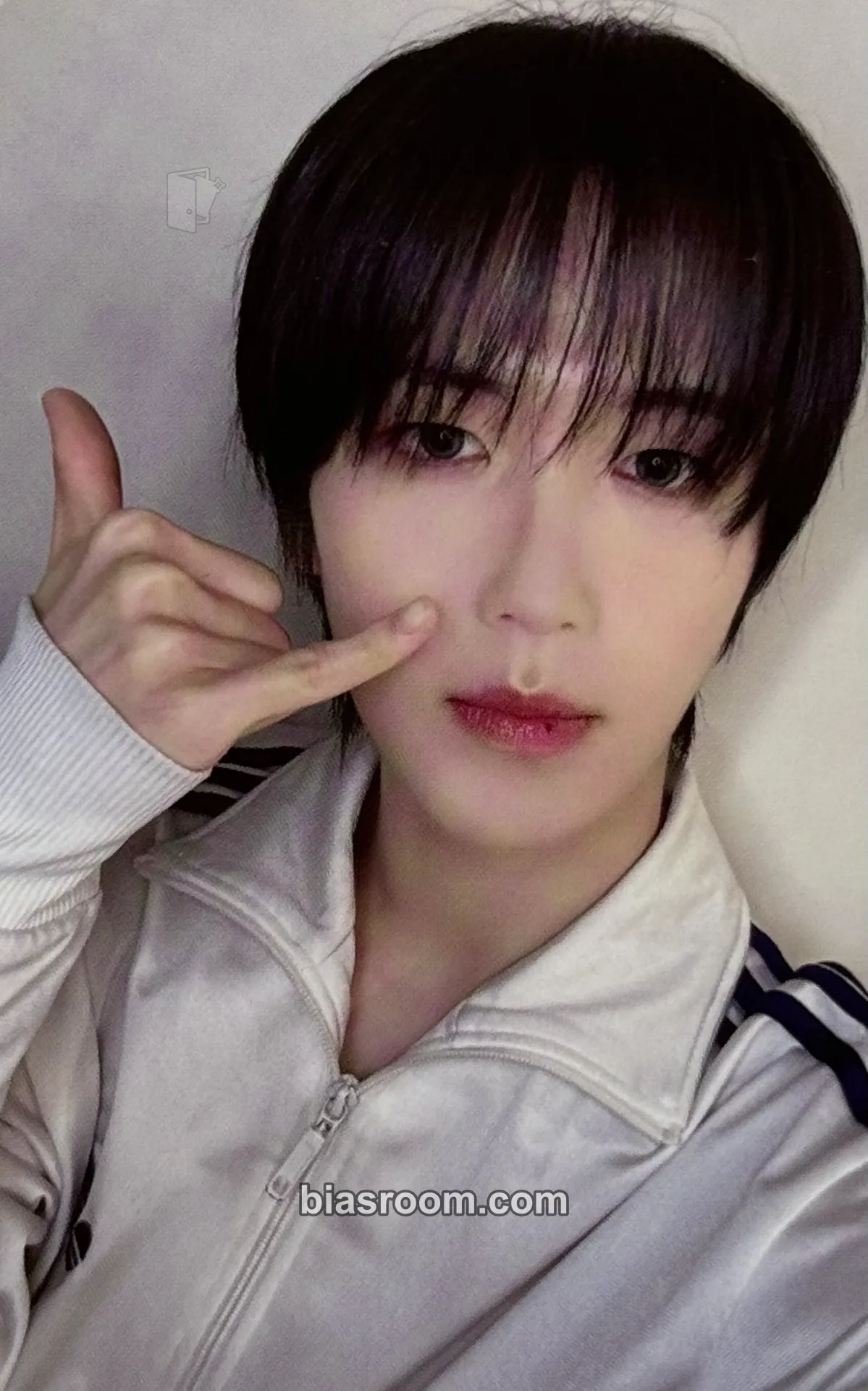 Gihyeon Chapter: New is Now Photocard - NouerA - NouerA K-pop photocard