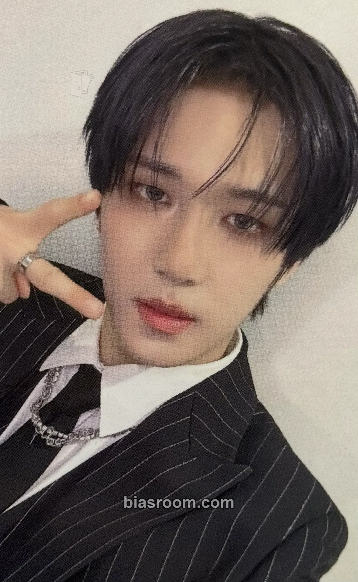 Gihyeon Chapter: New is Now Photocard - NouerA - NouerA K-pop photocard