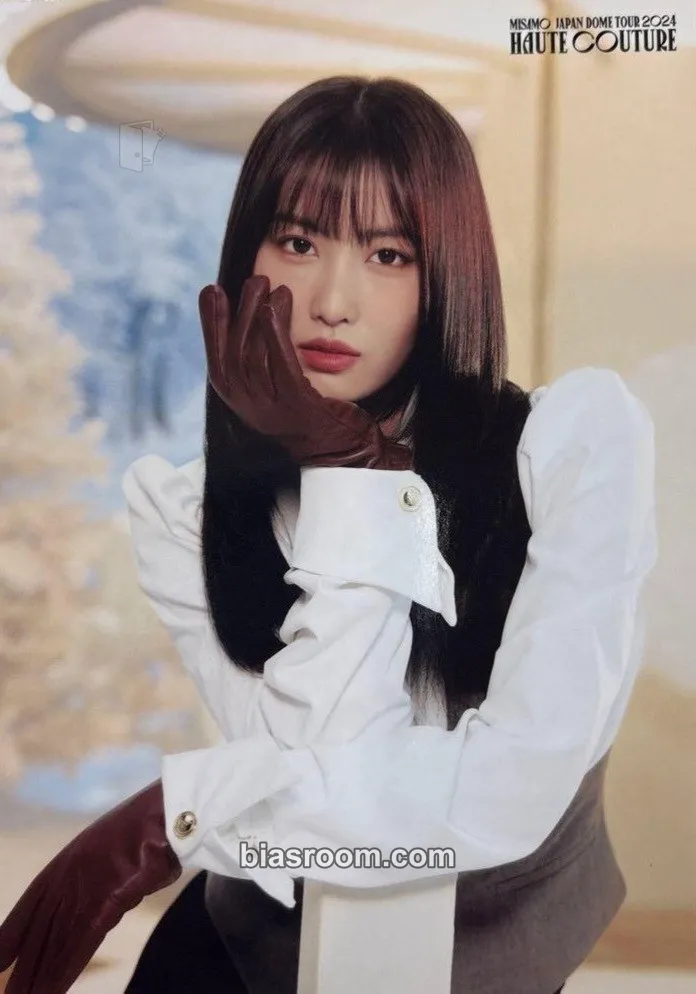 Momo MISAMO Japan Dome Tour 2024 ‘HAUTE COUTURE’ Photocard - TWICE - TWICE K-pop photocard