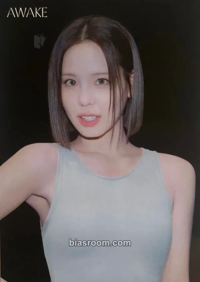 Mako NiziU AWAKE K-pop photocard