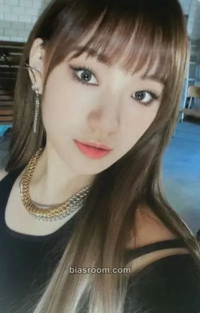 Sohee Yellow punch Photocard - Rocket Punch - Rocket Punch K-pop photocard