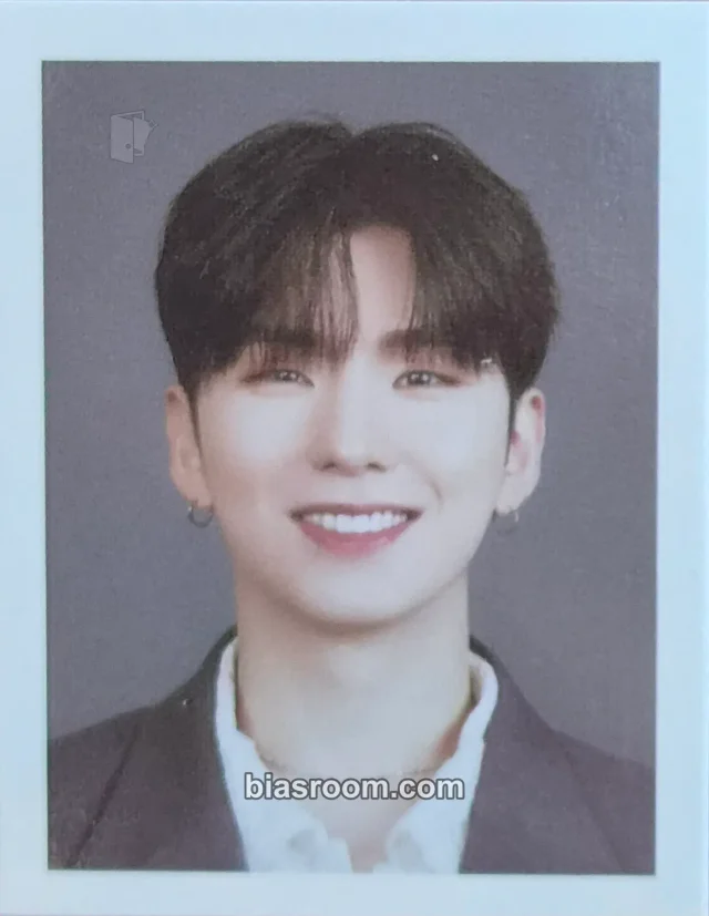 MONSTA X - Kihyun - 8th Fanclub Membership Other fanclub/membership kit inclusion id photo