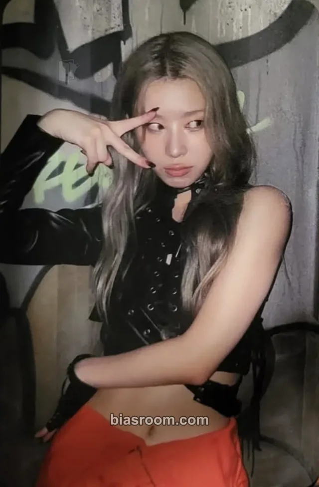 Rocking Doll - Roa - LIAR (Roa) Album album photocard