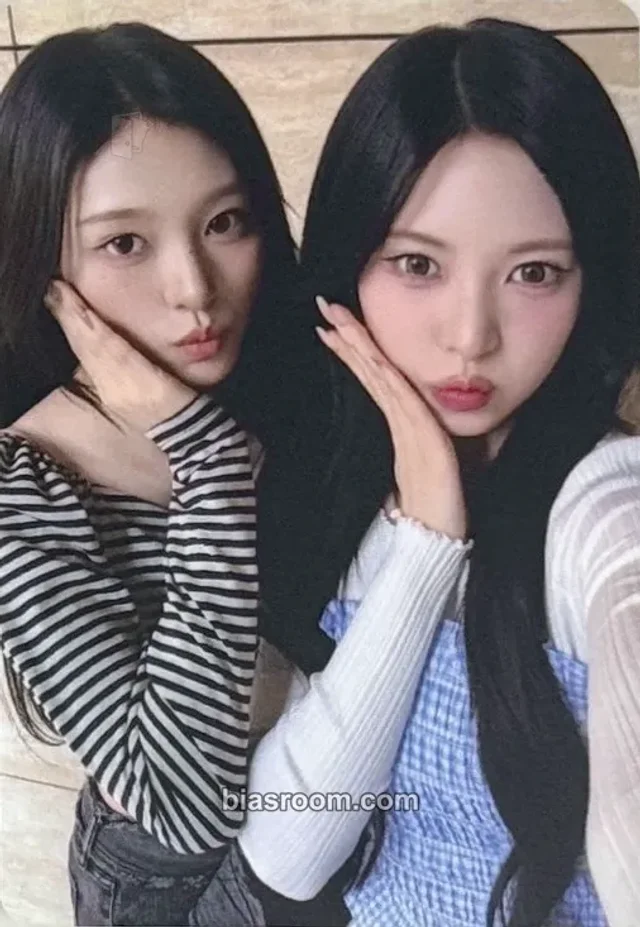 RESCENE - Liv & Minami - Runaway Album special gift japan kissent