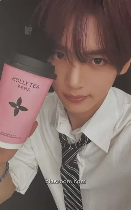 Yujin AND2BLE x Molly Tea Photocard - AND2BLE - AND2BLE K-pop photocard